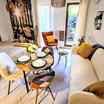 Апартамент Superior With Terrace In 4star Life