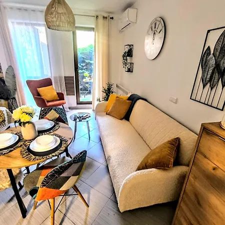 Superior With Terrace In 4star Life Μπάνσκο